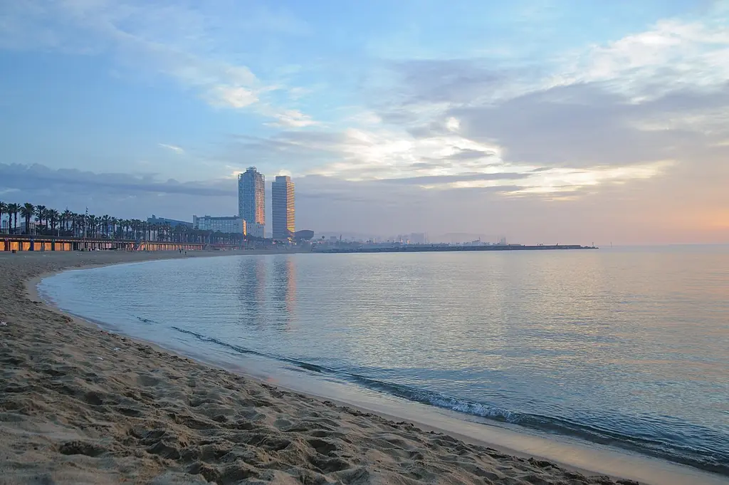 바르셀로네타 해변(Platja de la Barceloneta)
