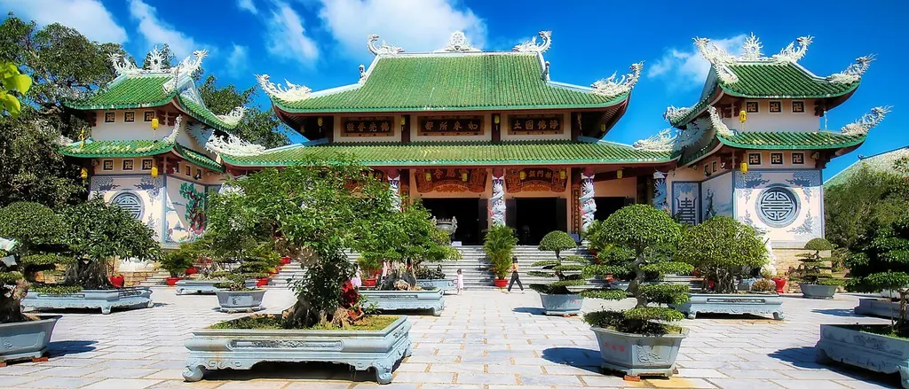 린응사 썬짜(Chùa Linh Ứng Bãi Bụt)