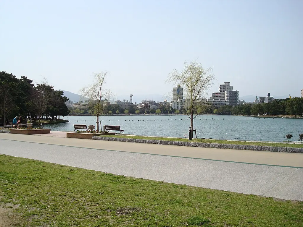 오호리공원 일본정원(大濠公園日本庭園)