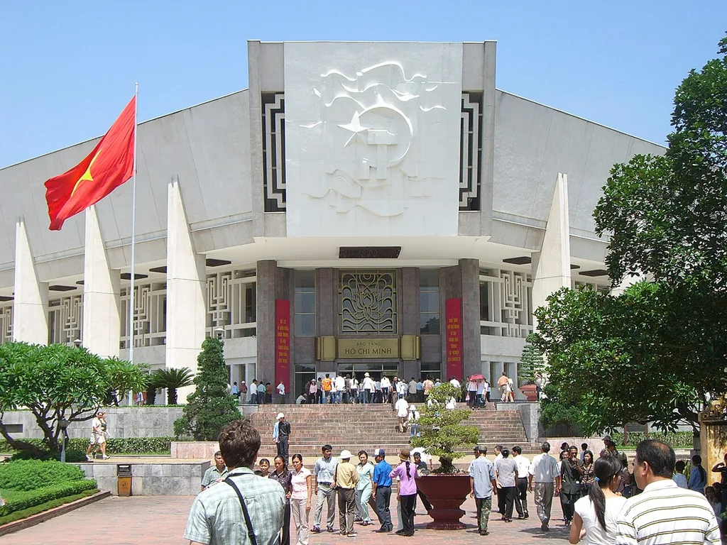 호찌민 박물관(Bảo tàng Hồ Chí Minh)