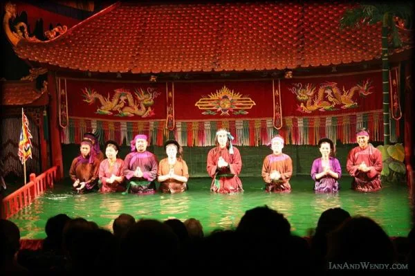 탕롱 수상인형극장(Nhà hát Múa rối Thăng Long)