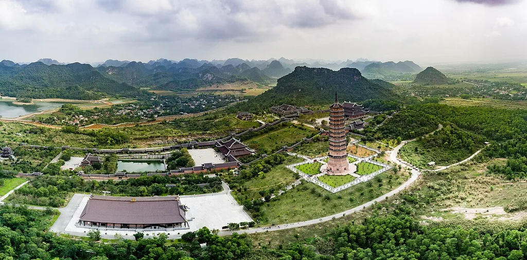 바이딘 사원 전기차 왕복(Chùa Bái Đính – xe điện khứ hồi)