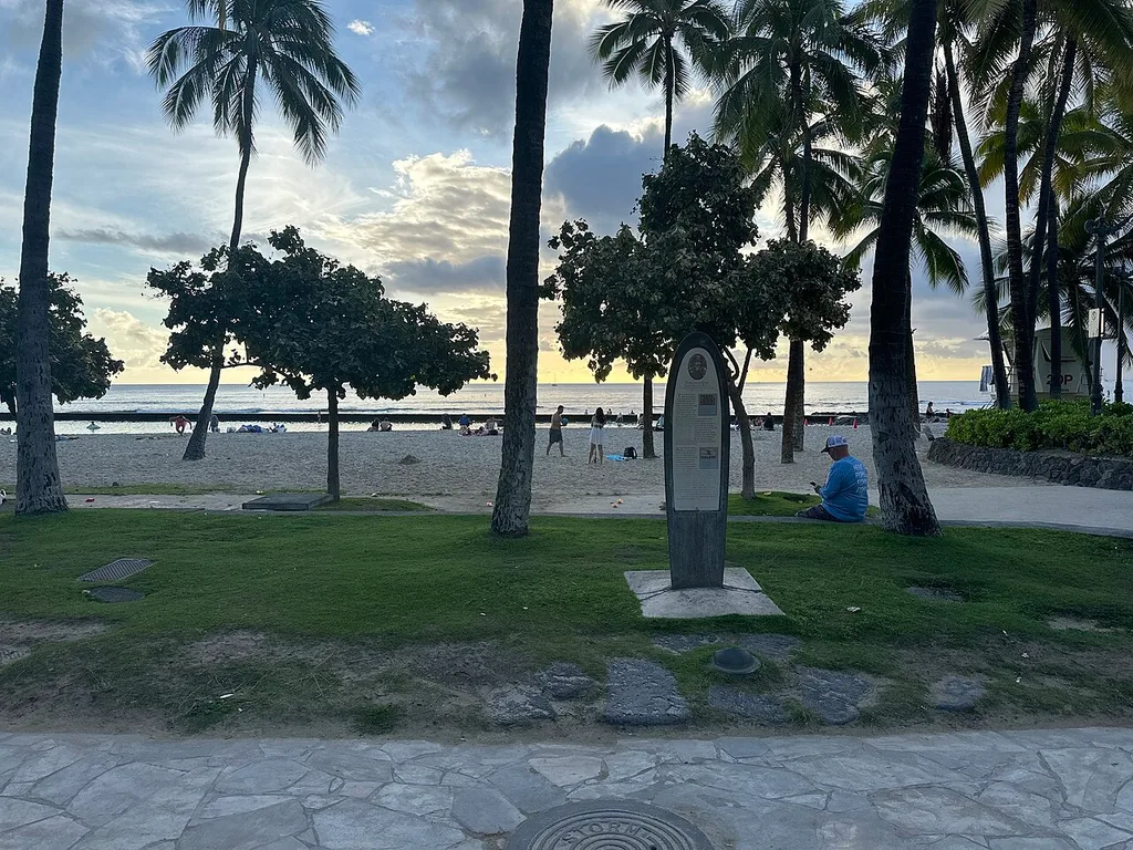 쿠히오 비치 훌라 쇼(Kuhio Beach Hula Show)