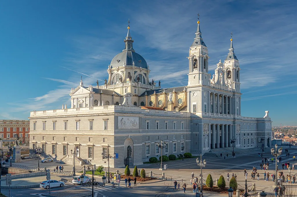 알무데나 대성당 박물관·쿠폴라(Catedral de la Almudena — Museo y Cúpula)