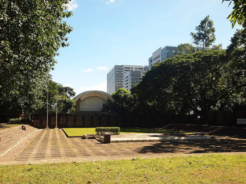 반타욕 응 므가 바야니(Bantayog ng mga Bayani)