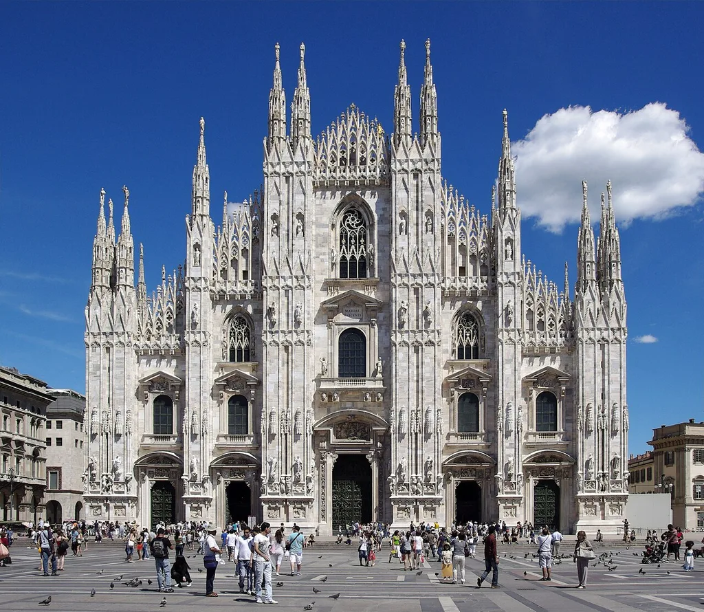 밀라노 대성당 + 테라스 계단(Duomo di Milano — Duomo and Terraces, Stairs)