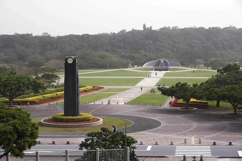 평화기념공원·평화의 초석(平和祈念公園・平和の礎)