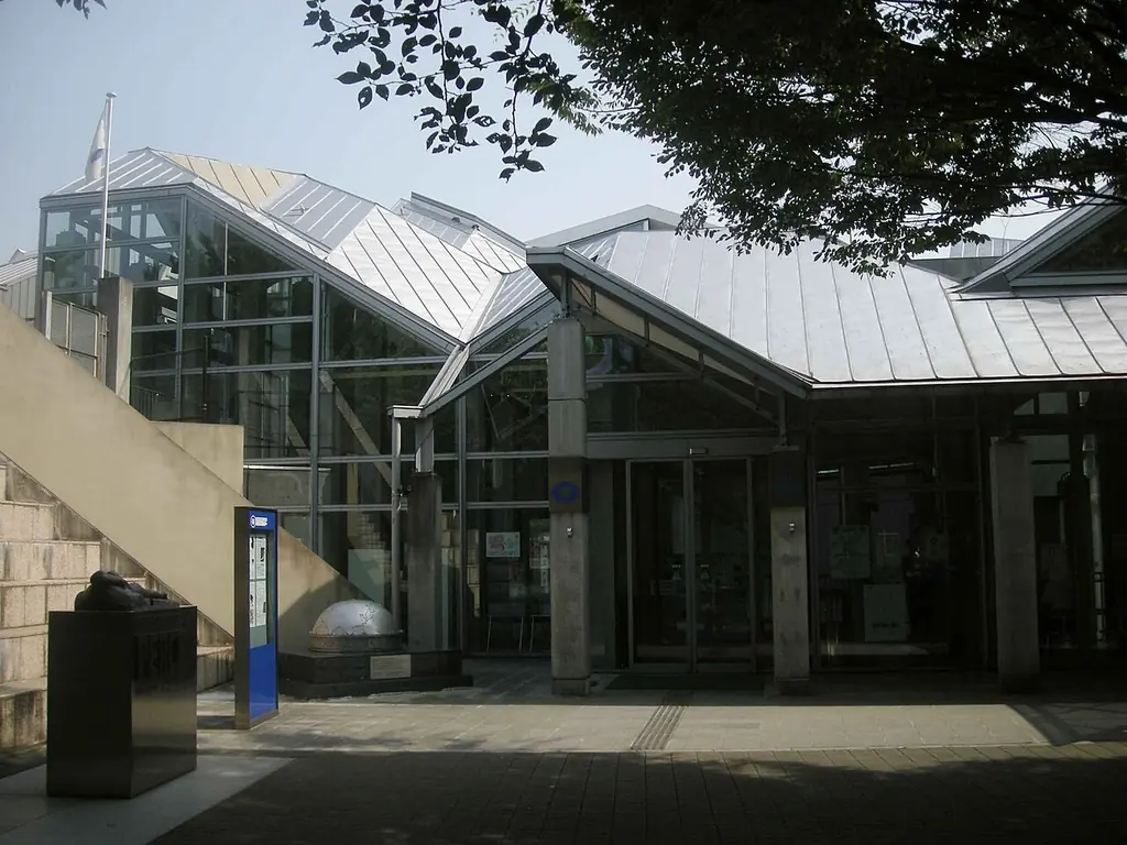 피스오사카(ピースおおさか 大阪国際平和センター)