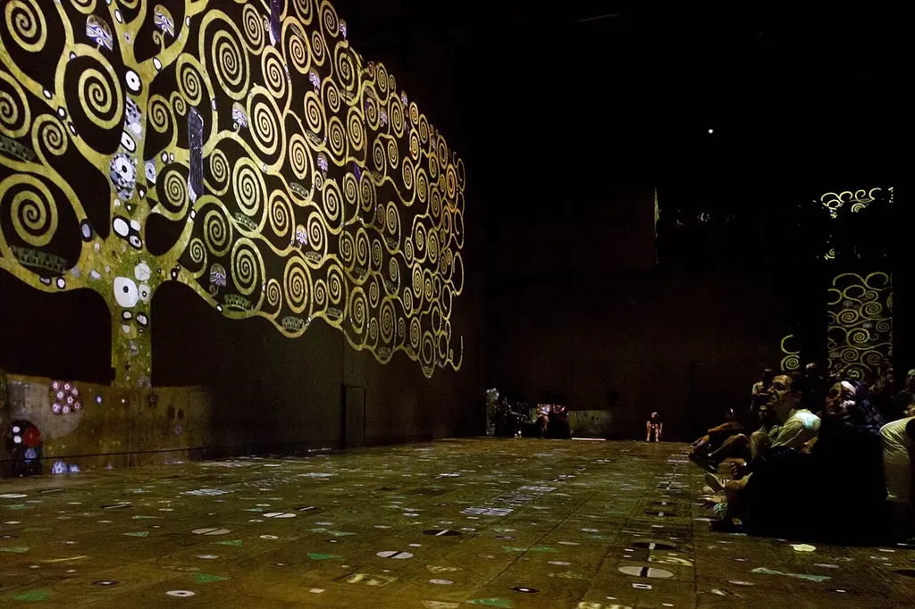 아틀리에 데 뤼미에르(Atelier des Lumières)