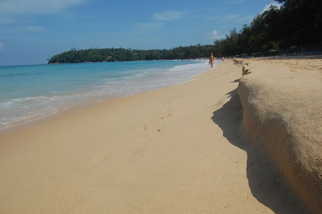 까따 해변(Hat Kata / หาดกะตะ)