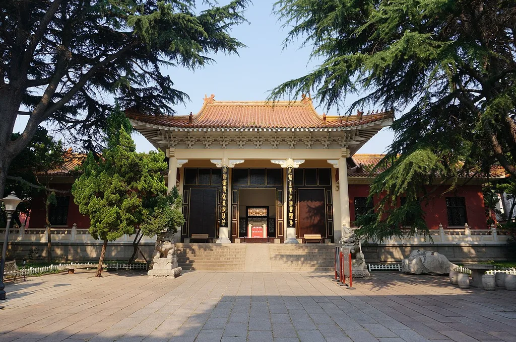 칭다오시 미술관(青岛市美术馆)