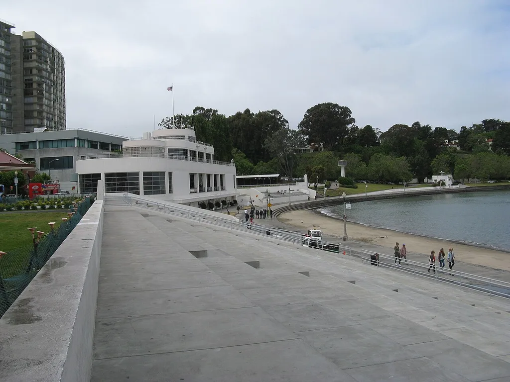 샌프란시스코 해양 박물관(Maritime Museum · Aquatic Park Bathhouse)