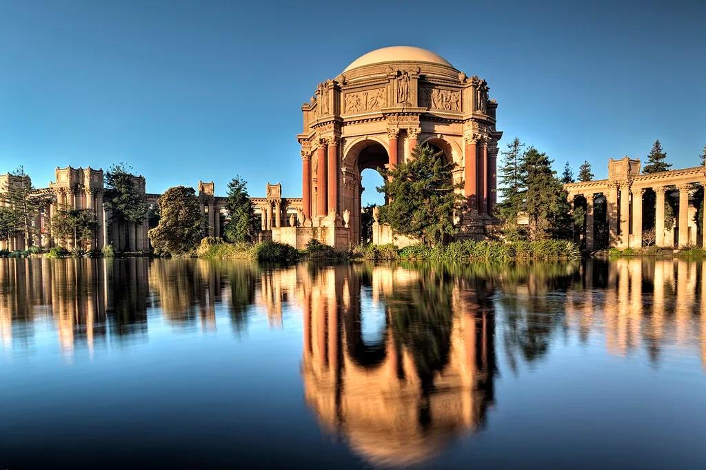 팰리스 오브 파인 아츠(Palace of Fine Arts)
